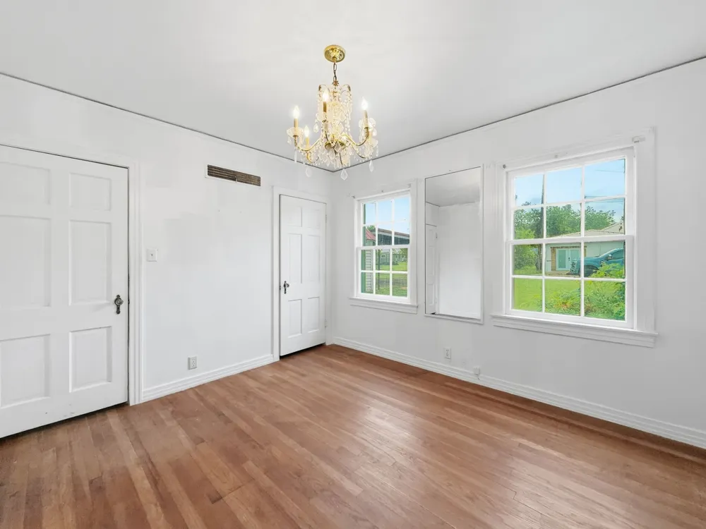 609 E Main Street Hamilton, TX 76531