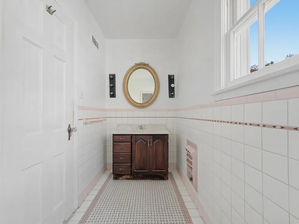 609 E Main Street Hamilton, TX 76531