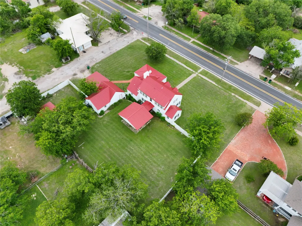 609 E Main Street Hamilton, TX 76531