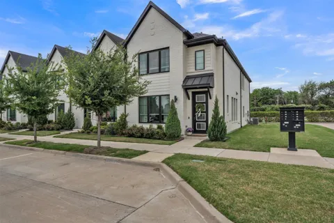 7549 Reis Lane