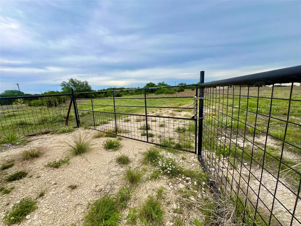 CR 301 Hamilton, TX 76531