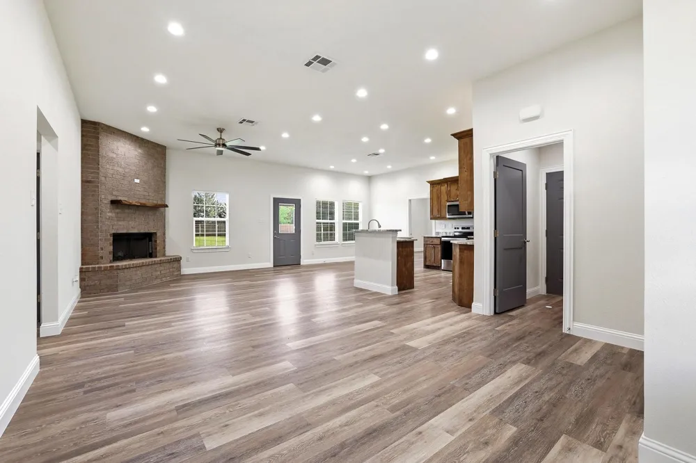 903 W Cardinal Street Ector, TX 75439
