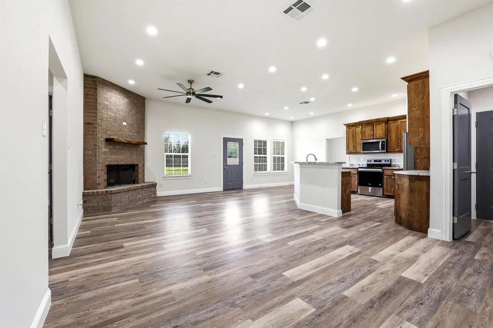 903 W Cardinal Street Ector, TX 75439