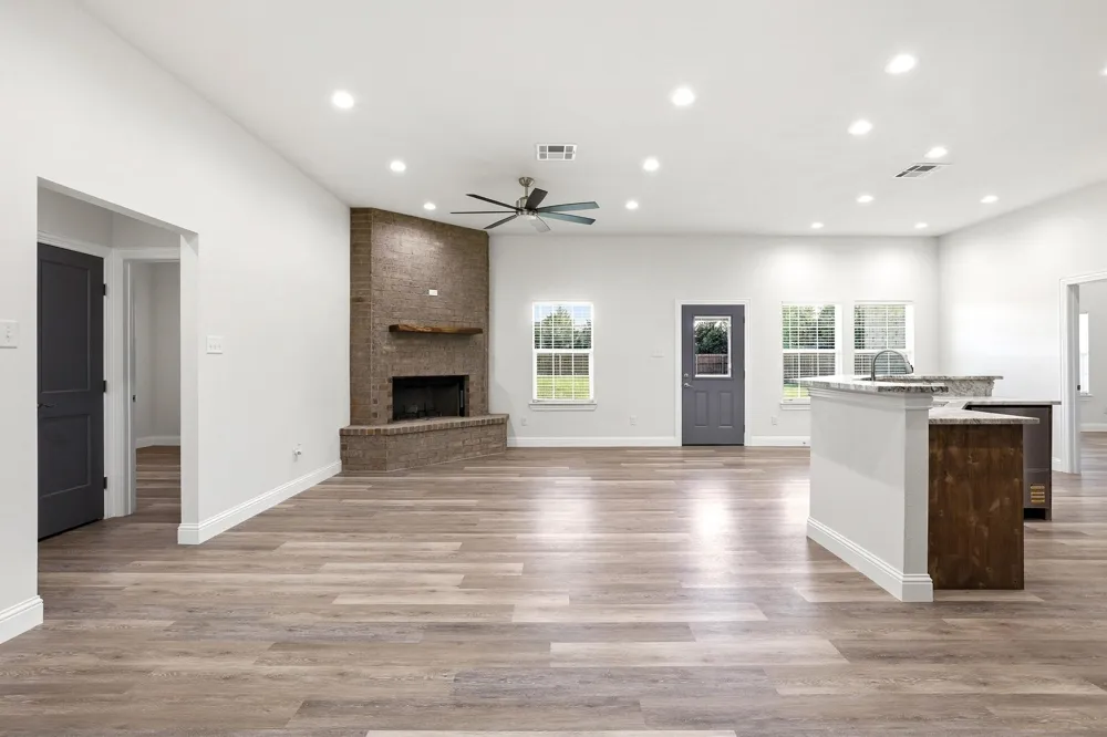 903 W Cardinal Street Ector, TX 75439