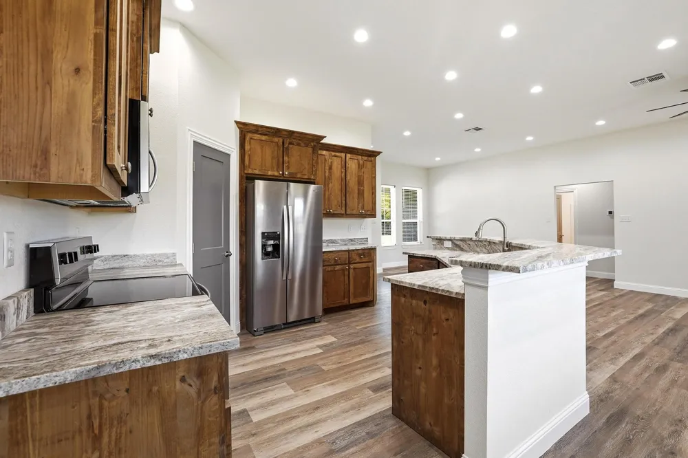 903 W Cardinal Street Ector, TX 75439