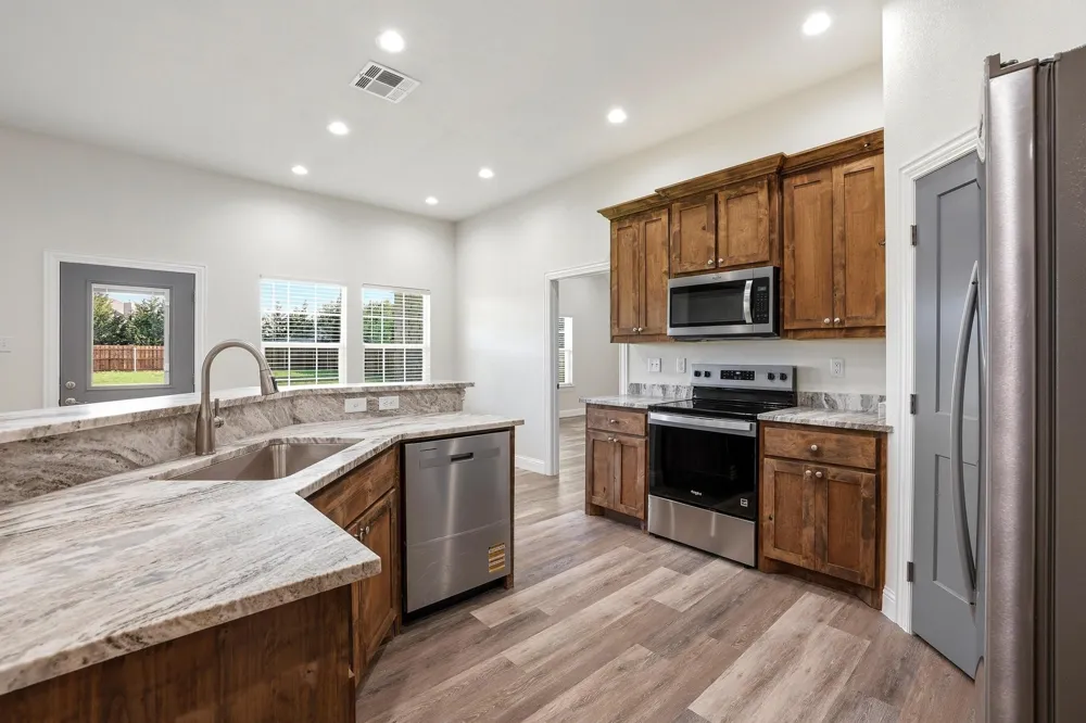 903 W Cardinal Street Ector, TX 75439