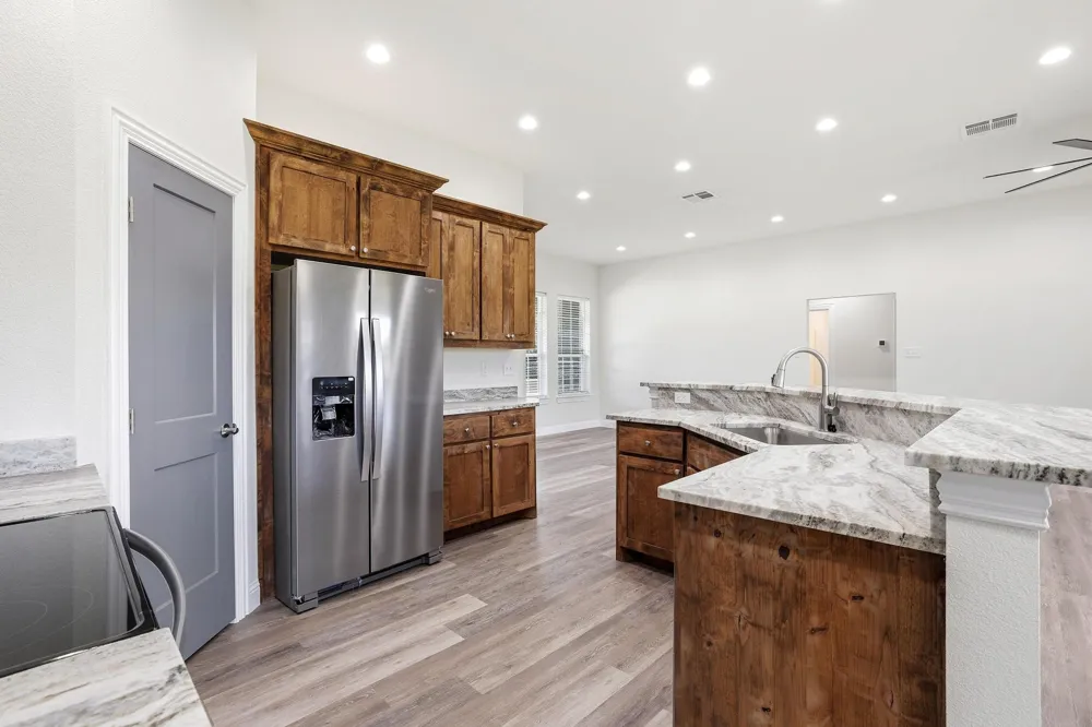 903 W Cardinal Street Ector, TX 75439