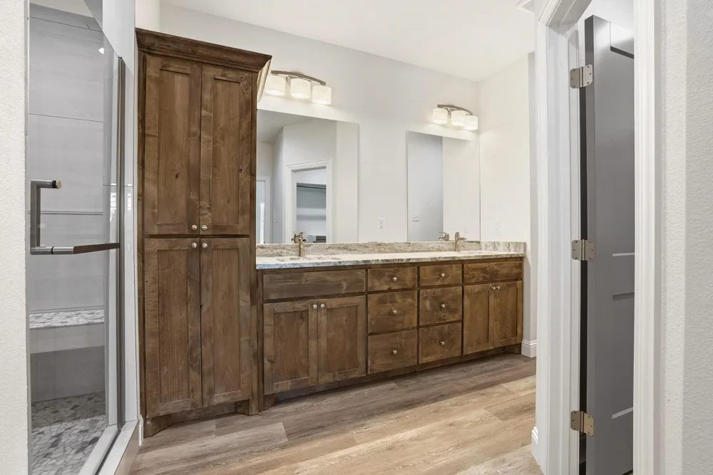 903 W Cardinal Street Ector, TX 75439
