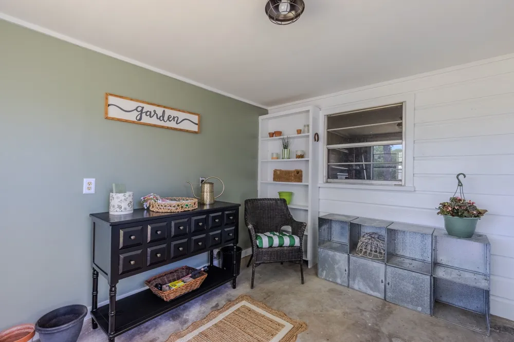 1100 Rs County Road 3150 Emory, TX 75440