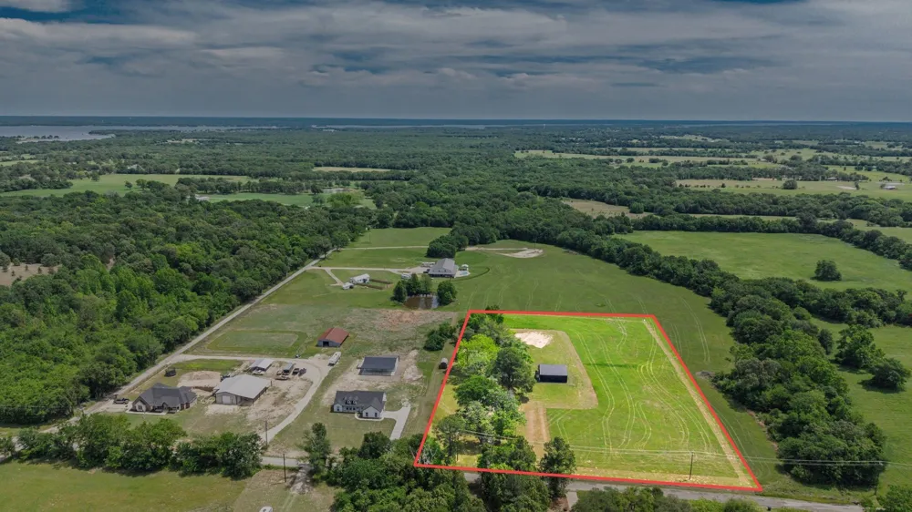 1100 Rs County Road 3150 Emory, TX 75440