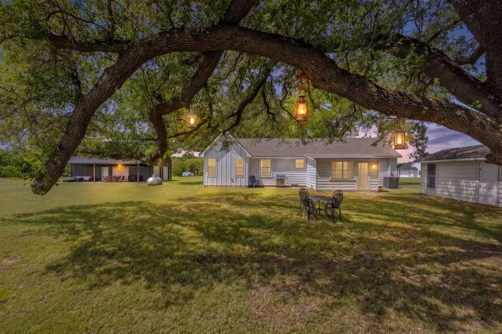 1100 Rs County Road 3150 Emory, TX 75440