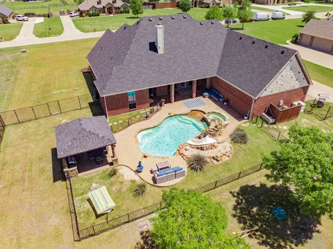 12176 Livingston Way