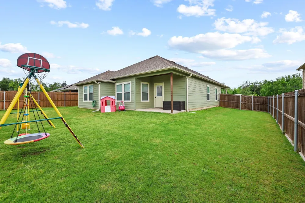 1512 Kennedy Street Bonham, TX 75418
