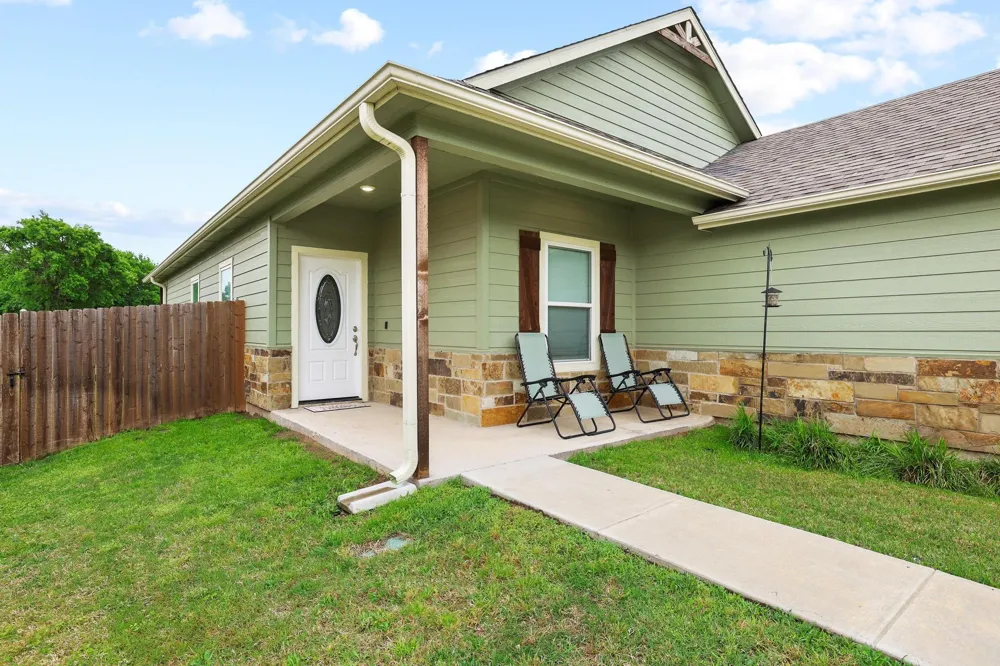 1512 Kennedy Street Bonham, TX 75418