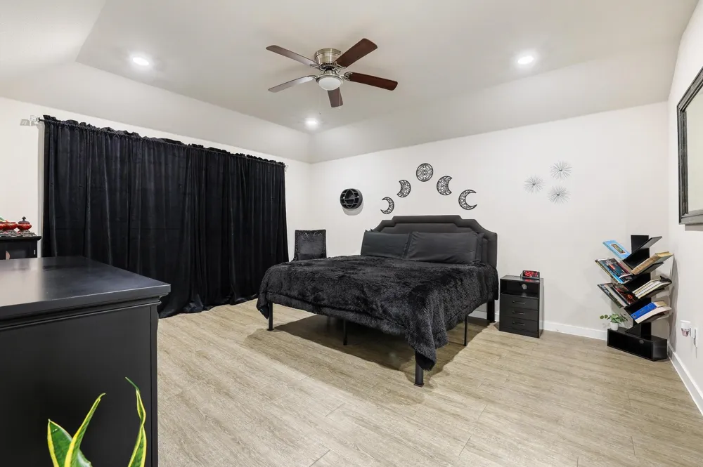 1512 Kennedy Street Bonham, TX 75418