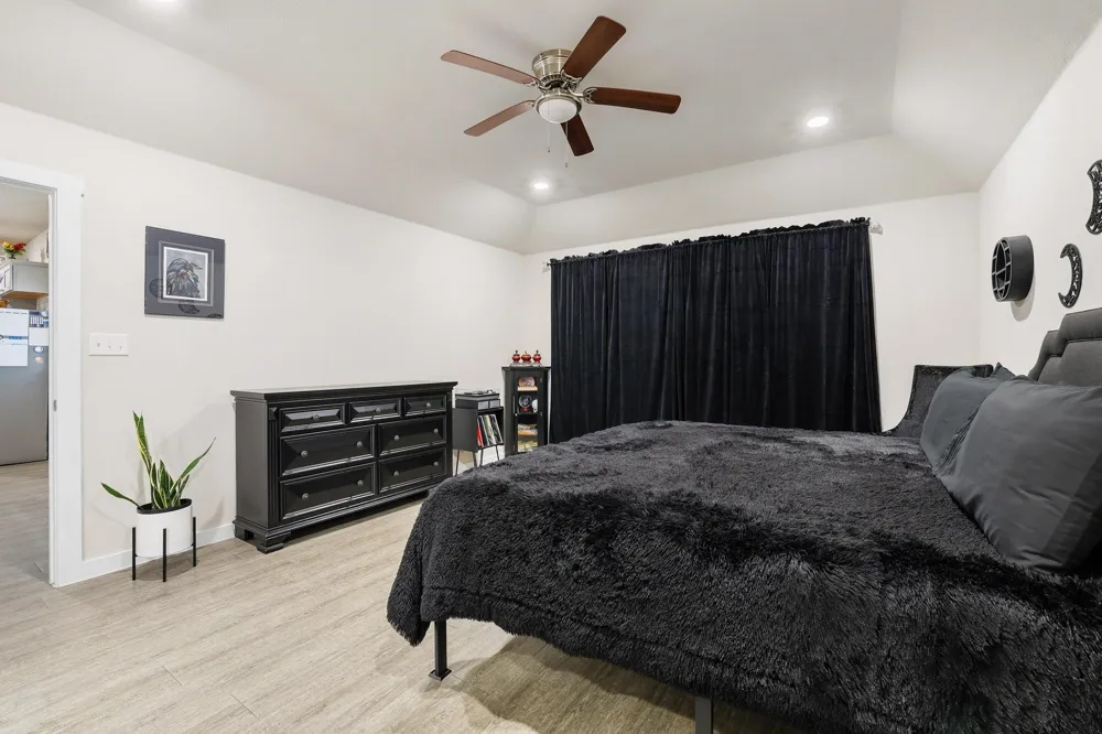 1512 Kennedy Street Bonham, TX 75418