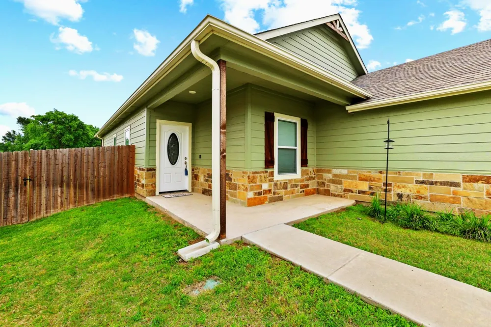 1512 Kennedy Street Bonham, TX 75418