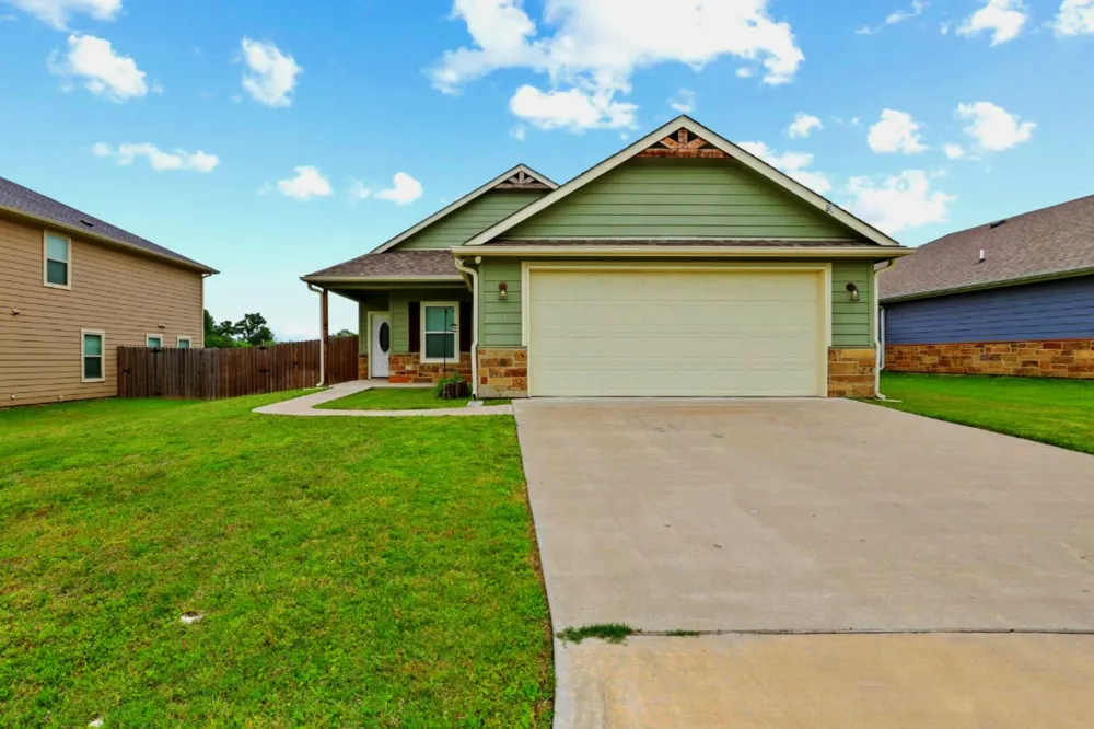 1512 Kennedy Street Bonham, TX 75418