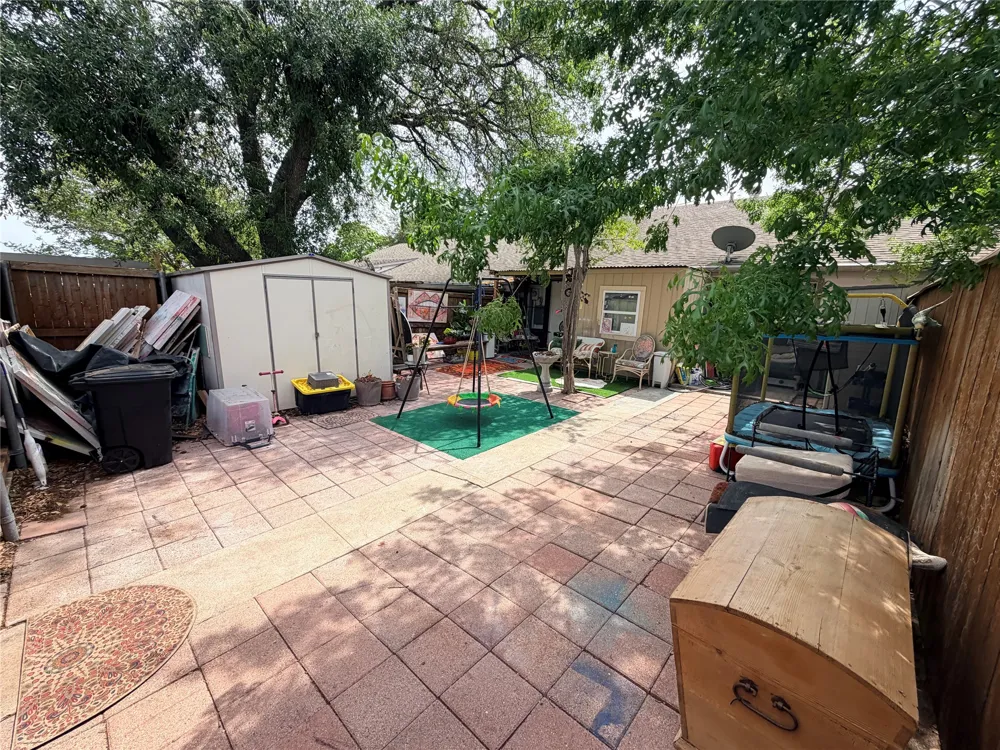 13611 Flagstone Lane Dallas, TX 75240