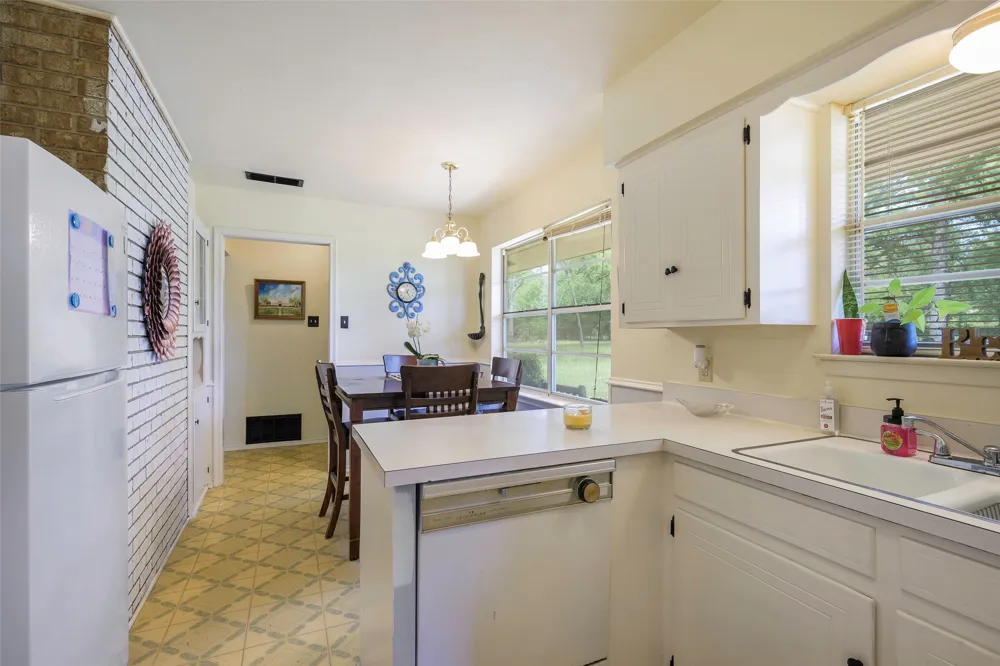1113 W Will White Road Kemp, TX 75143
