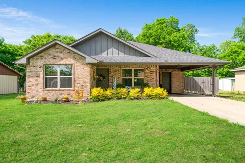 240 Elizabeth Lane