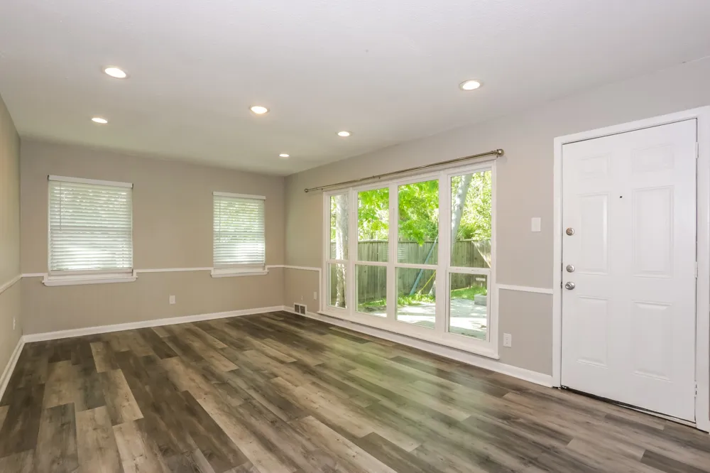 7347 Maringo Drive Dallas, TX 75227