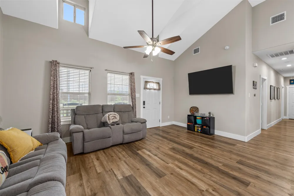 106 Moore Street Itasca, TX 76055