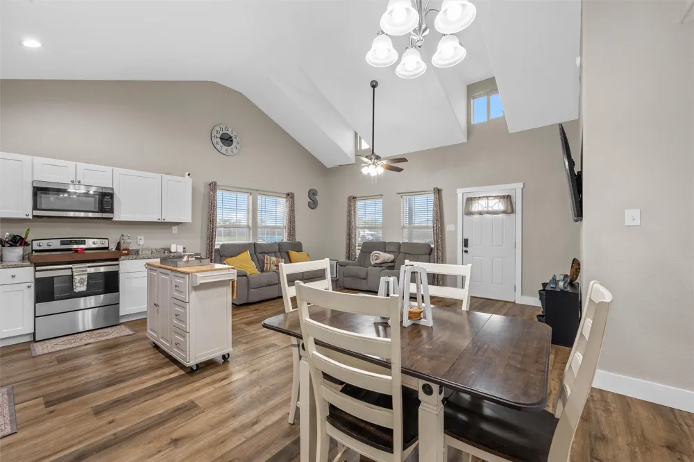 106 Moore Street Itasca, TX 76055