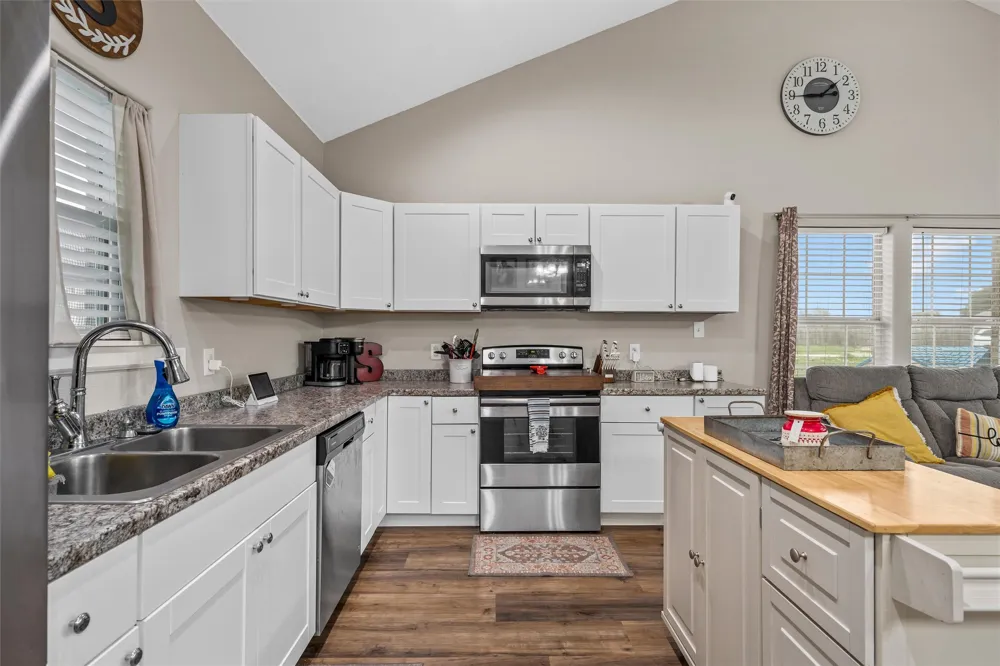 106 Moore Street Itasca, TX 76055
