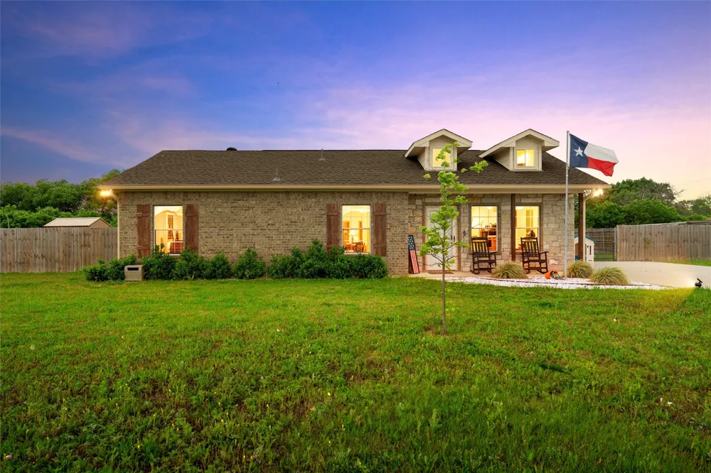 106 Moore Street Itasca, TX 76055