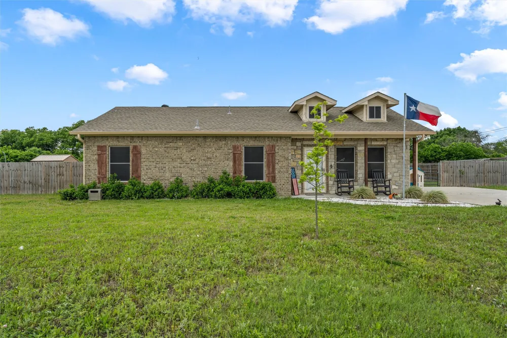 106 Moore Street Itasca, TX 76055