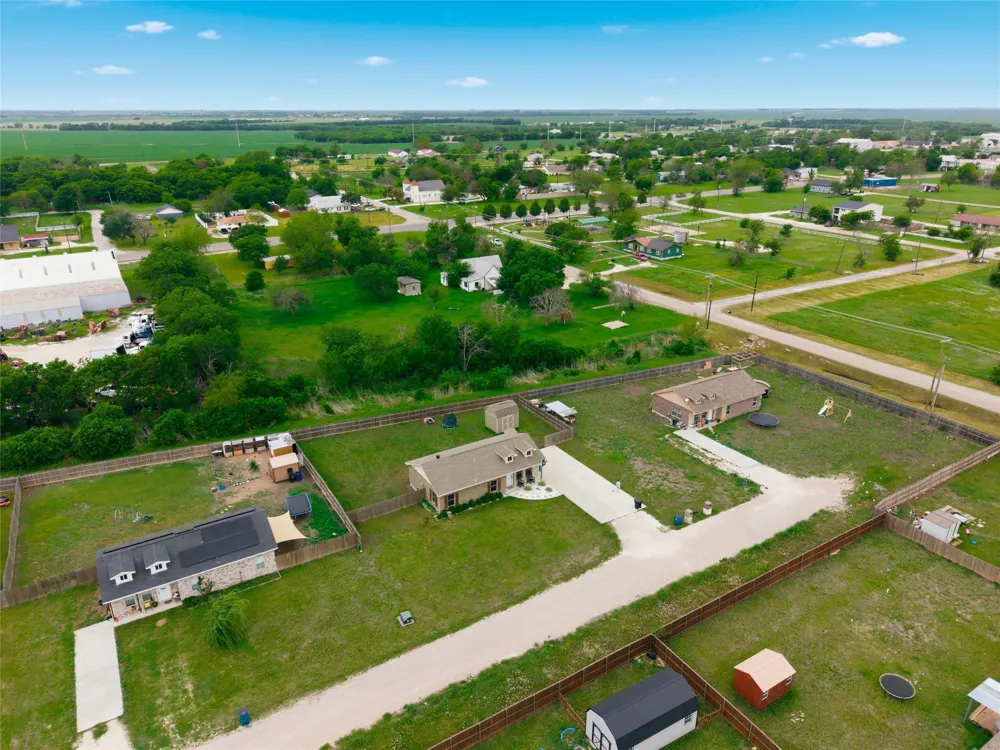 106 Moore Street Itasca, TX 76055