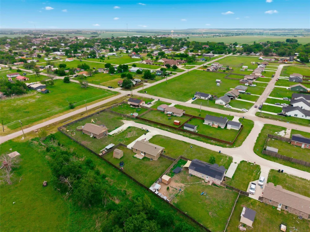 106 Moore Street Itasca, TX 76055