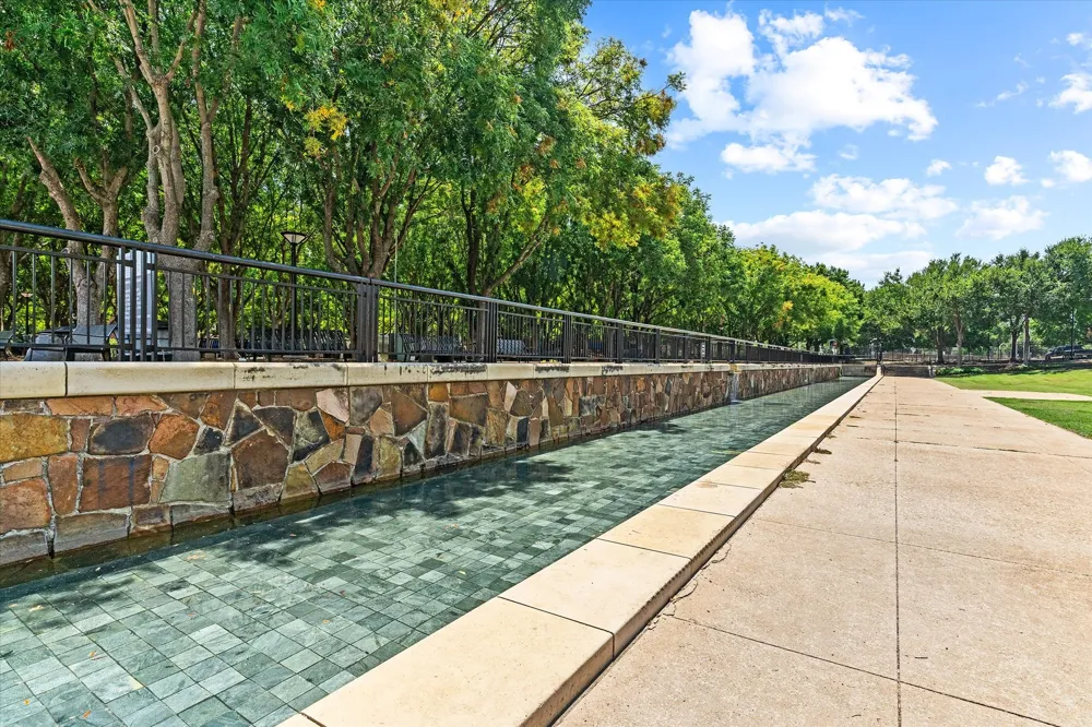 14956 Oak Street Addison, TX 75001