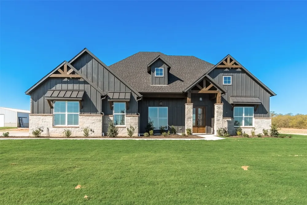 153 Dove Landing Valley View, TX 76272