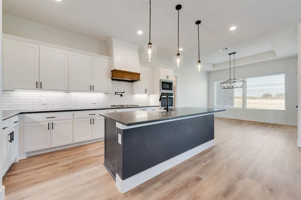 153 Dove Landing Valley View, TX 76272