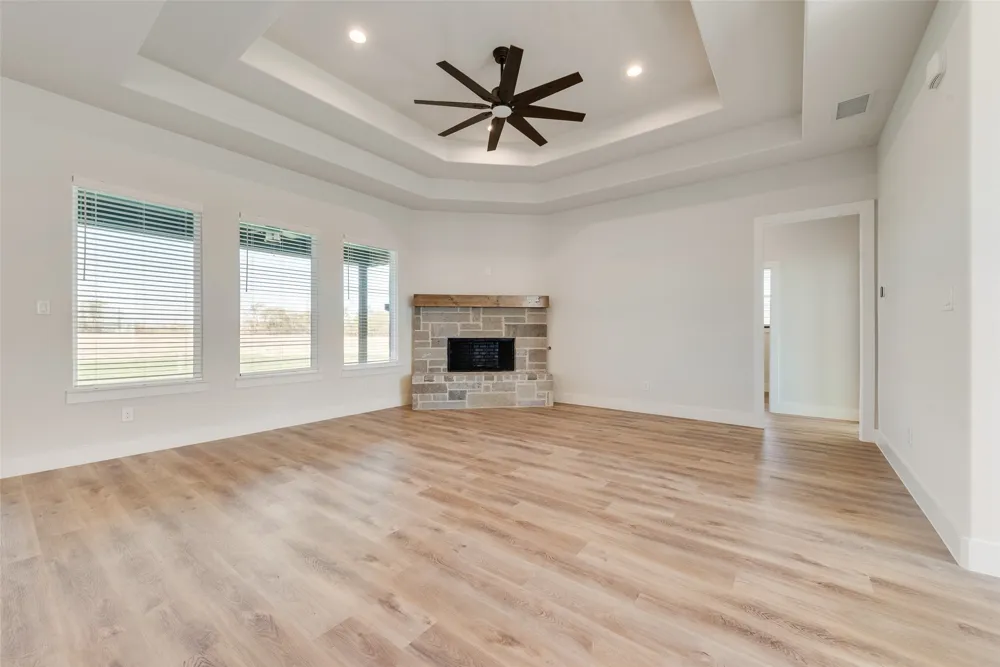 153 Dove Landing Valley View, TX 76272