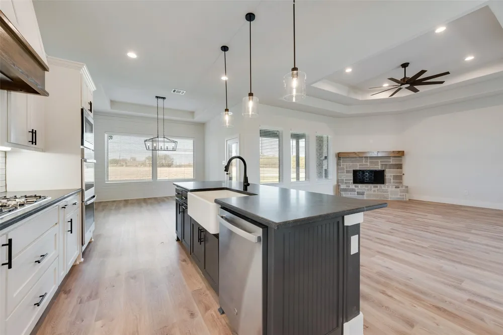 153 Dove Landing Valley View, TX 76272