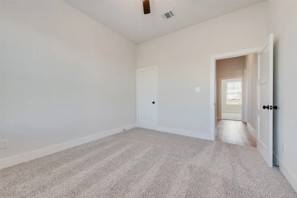 153 Dove Landing Valley View, TX 76272