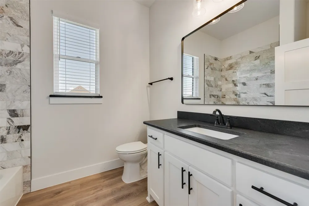 153 Dove Landing Valley View, TX 76272