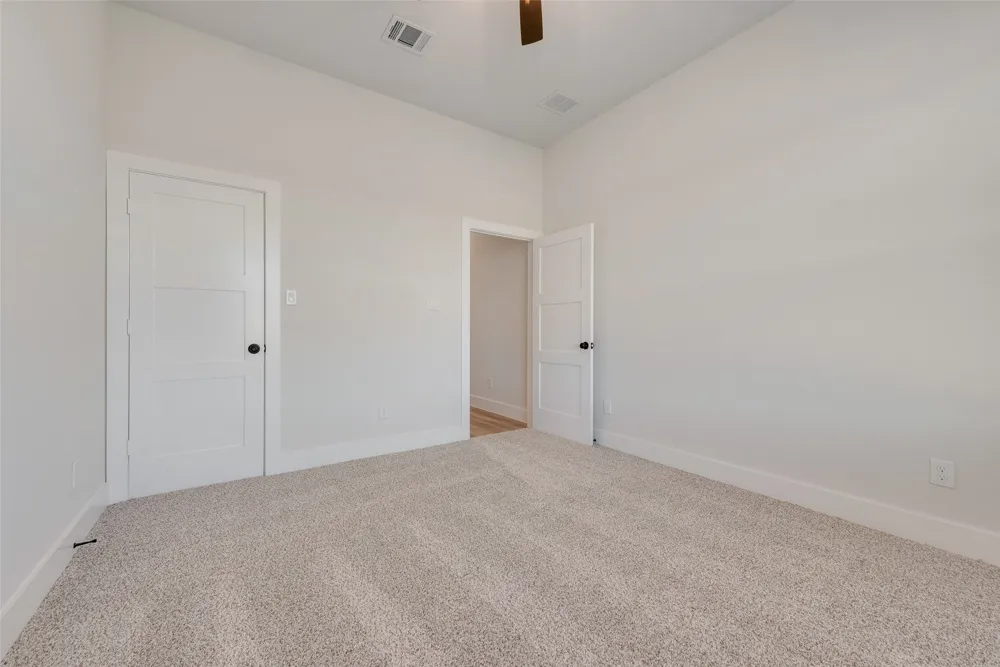 153 Dove Landing Valley View, TX 76272