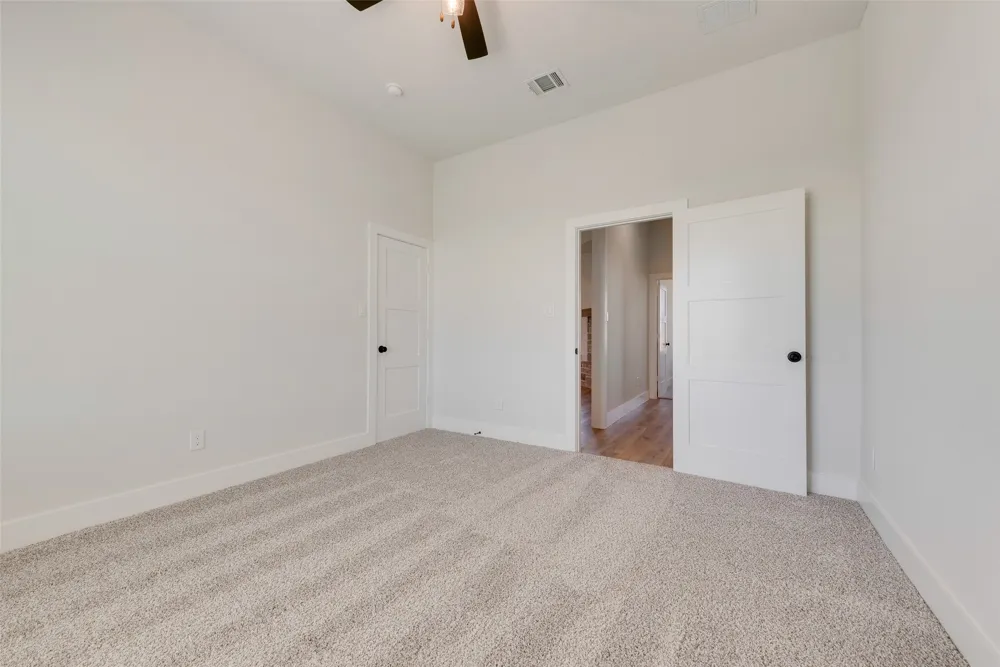 153 Dove Landing Valley View, TX 76272