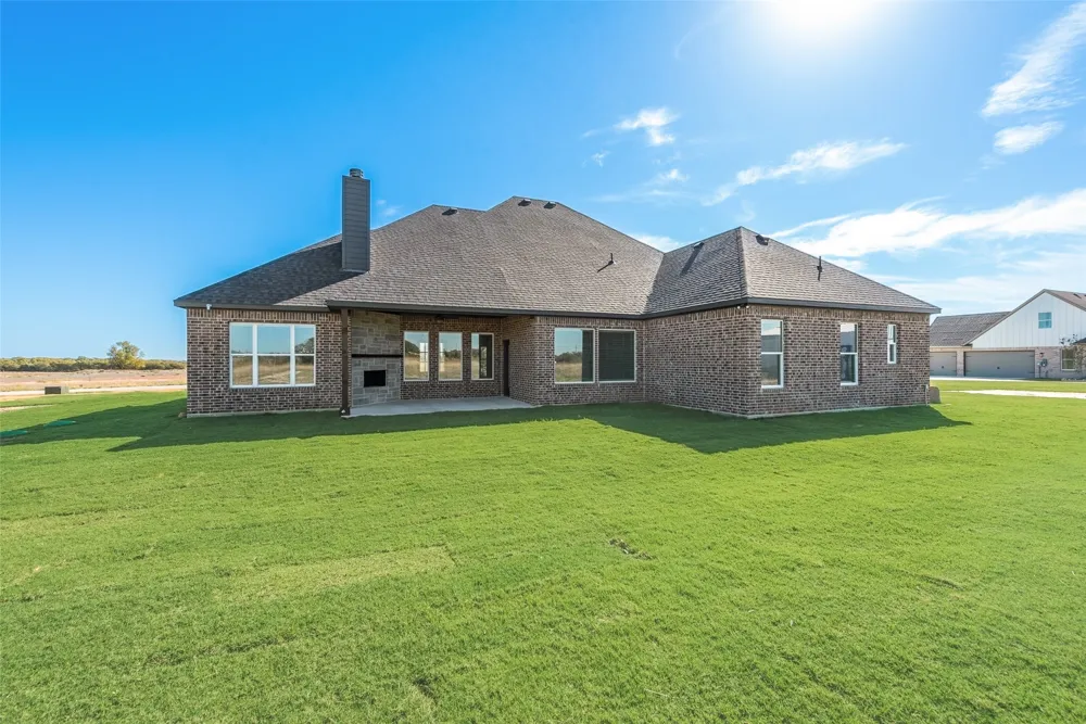153 Dove Landing Valley View, TX 76272