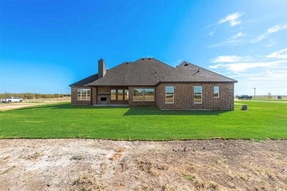 153 Dove Landing Valley View, TX 76272