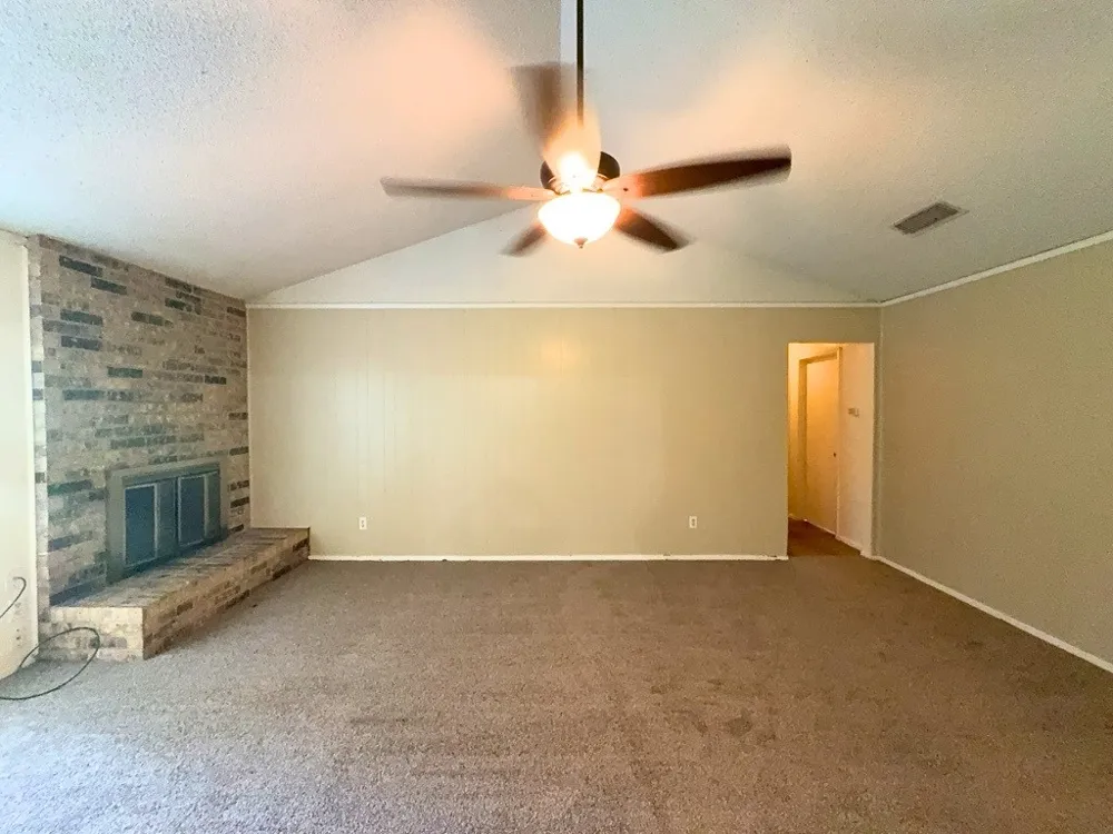 1613 Edge Hill Road Benbrook, TX 76126