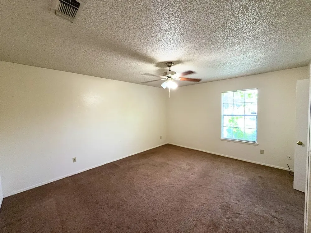 1613 Edge Hill Road Benbrook, TX 76126