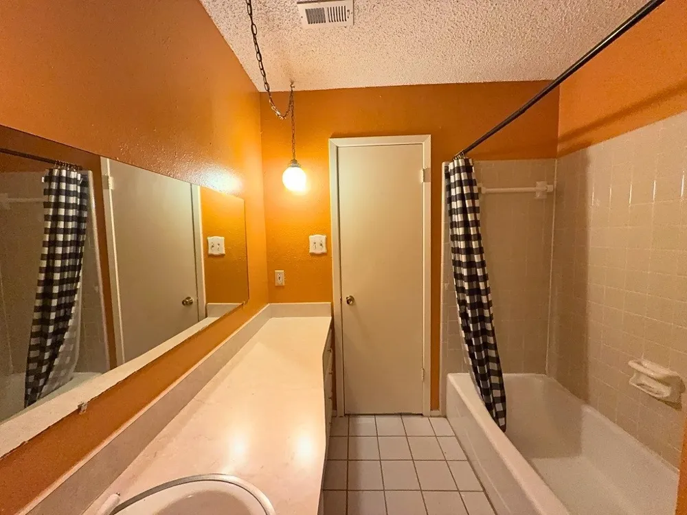 1613 Edge Hill Road Benbrook, TX 76126