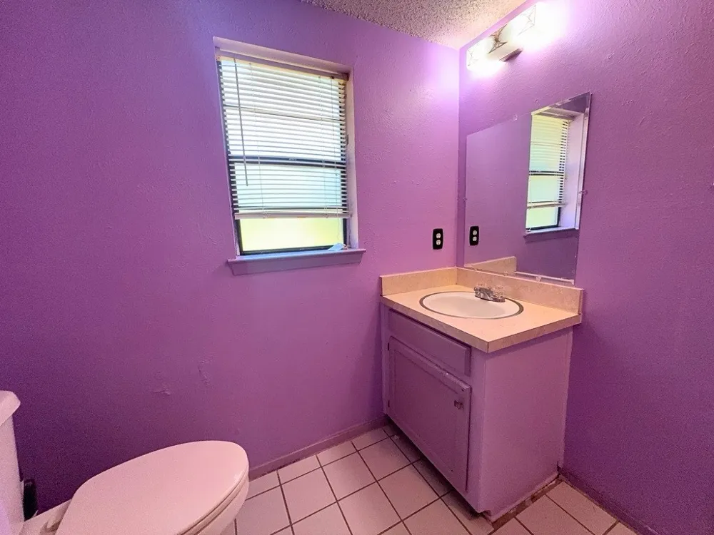 1613 Edge Hill Road Benbrook, TX 76126