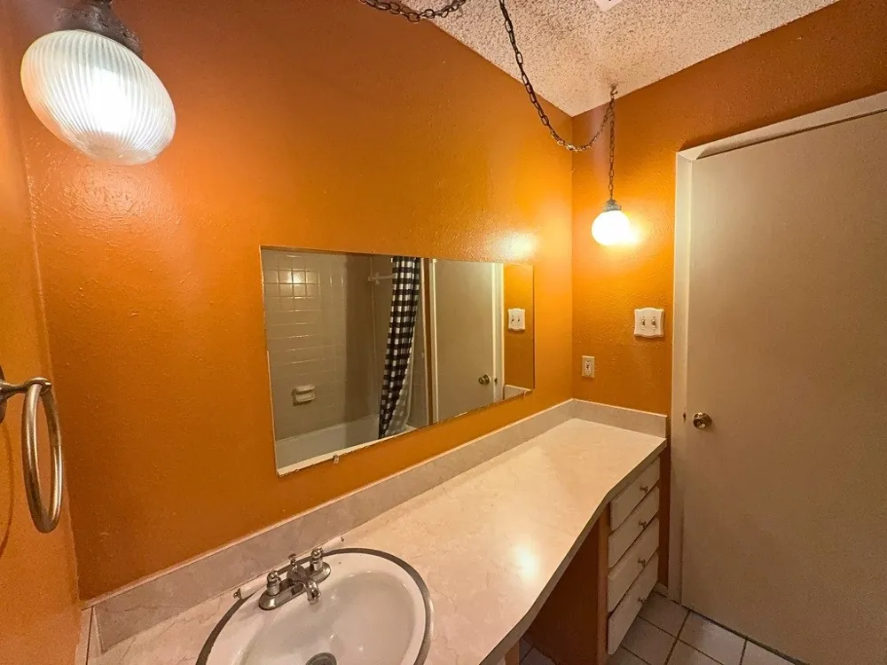 1613 Edge Hill Road Benbrook, TX 76126