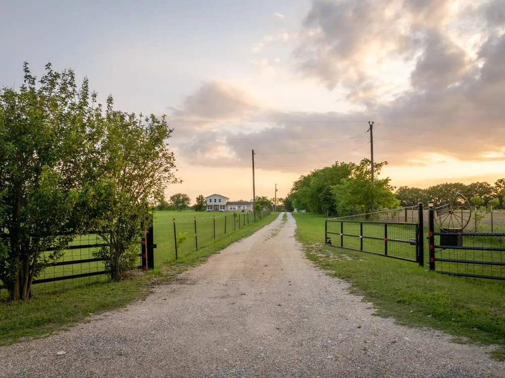 503 Oak Knoll Lane Elm Mott, TX 76640